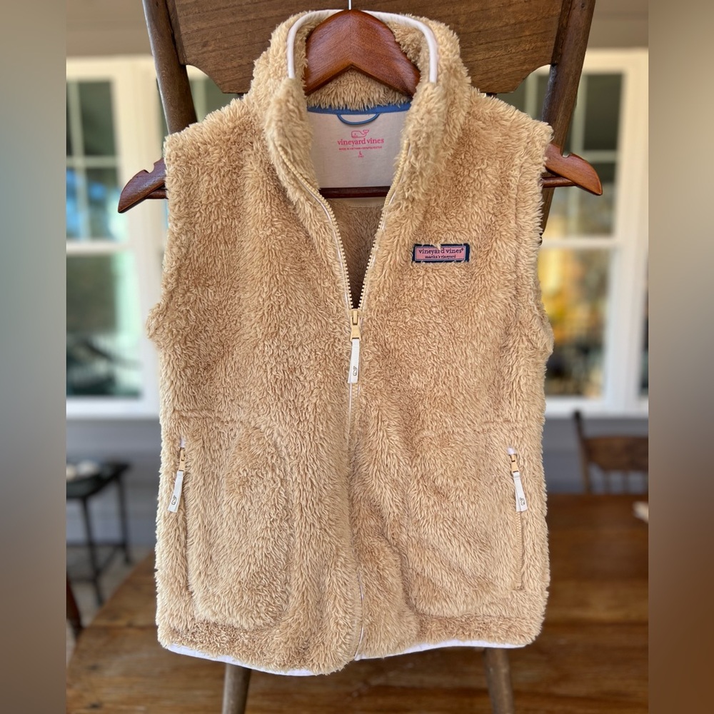 Vineyard Vines Girls Stillwater Fuzzy Sherpa Vest Full Zip Warm Pockets Camel 14